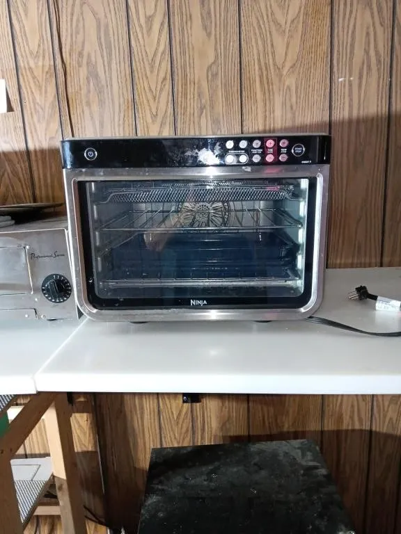 Ninja Air Fry Oven. Untested.