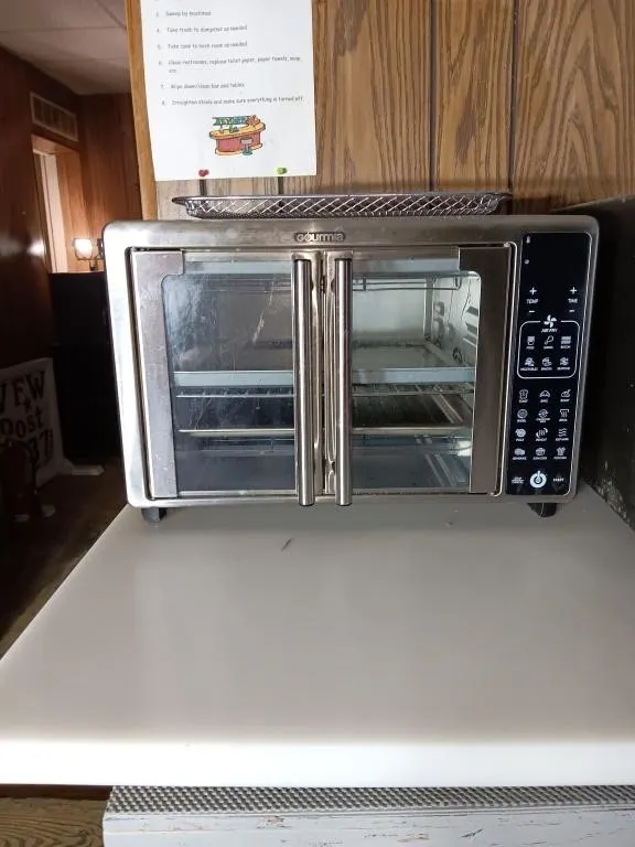 Gourmia Air Fryer. Untested.
