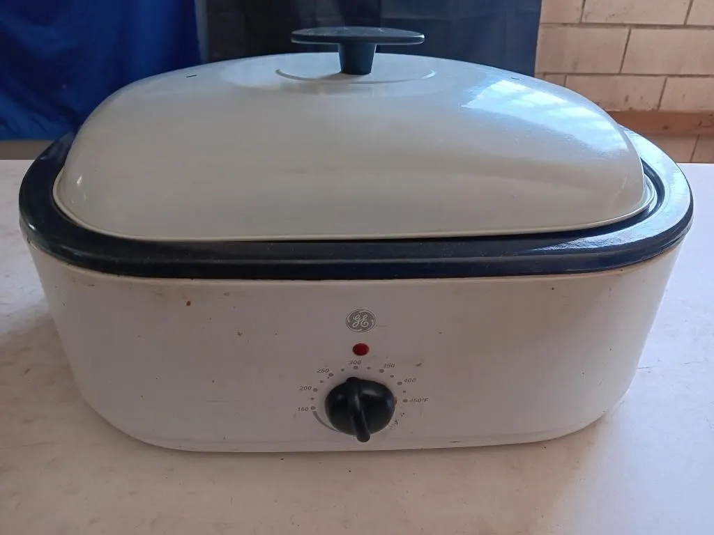 G.E Roaster oven
Untested