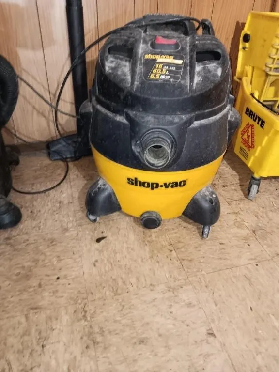 Shop-Vac Wet/ Dry Vacuum. Untested.