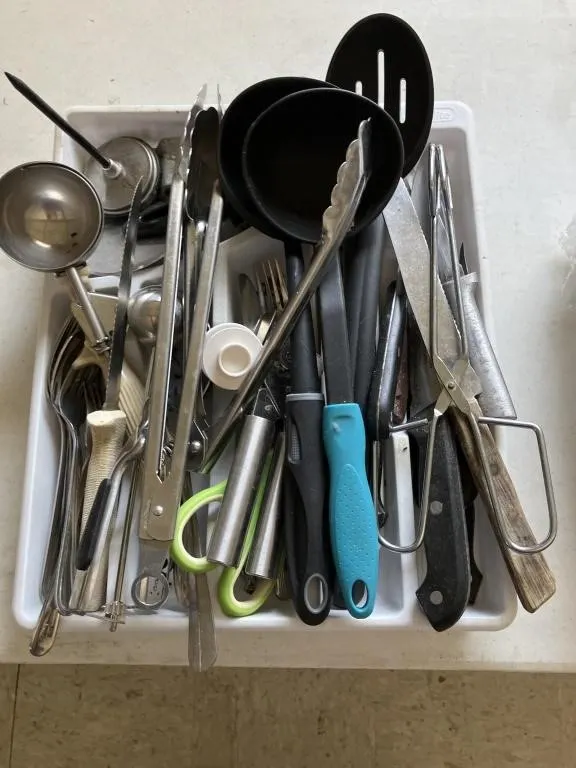 One tray of various kitchen utensils and one