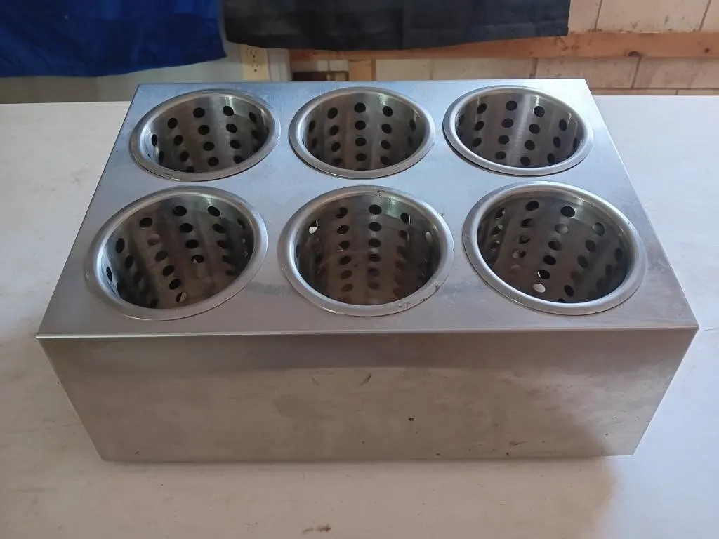 Stainless table ware divider (removable utensil