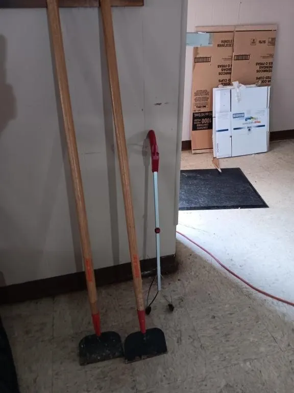 Two scraper & grabber