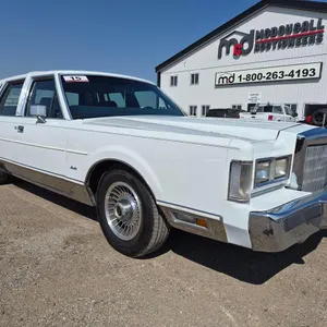 1988 Lincoln Town Car Signature Series Car