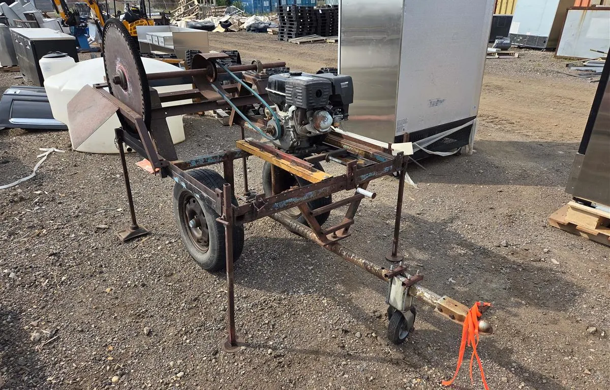 Trailer-Mounted Circular Sawmill (Buzzsaw)
UNRESERVED