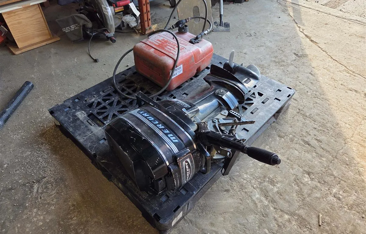 Mercury 200 Outboard Motor w/ Fuel Tank
UNRESERVED