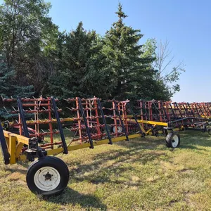 Smith-Roles Folding Tine Harrow w/ Packers
 UNRESERVED