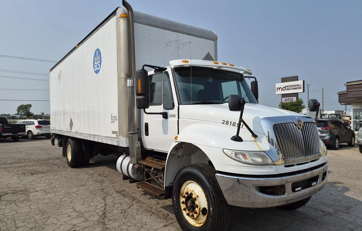 2018 International 4300 S/A Van Truck