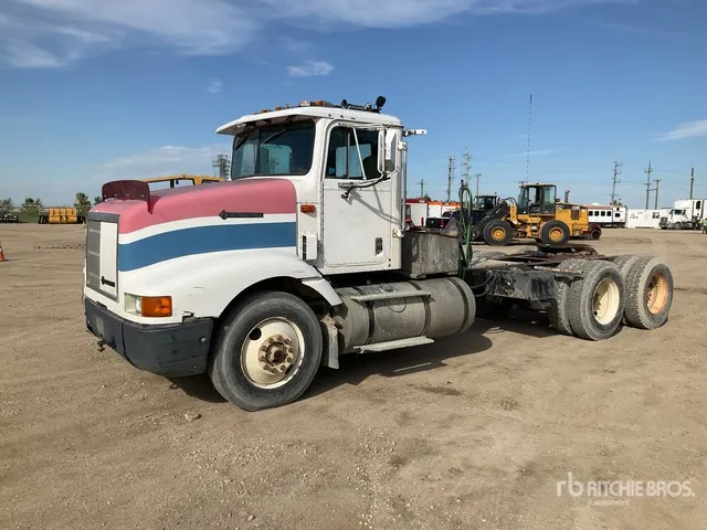 1994 International 9200 6x4 T/A Day Cab Truck Tractor (Inoperable)