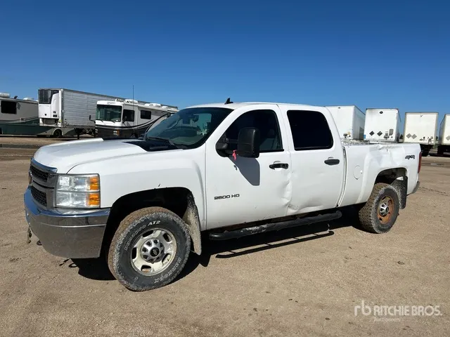 2013 Chevrolet Silverado 2500 4x4 Crew Cab Pickup