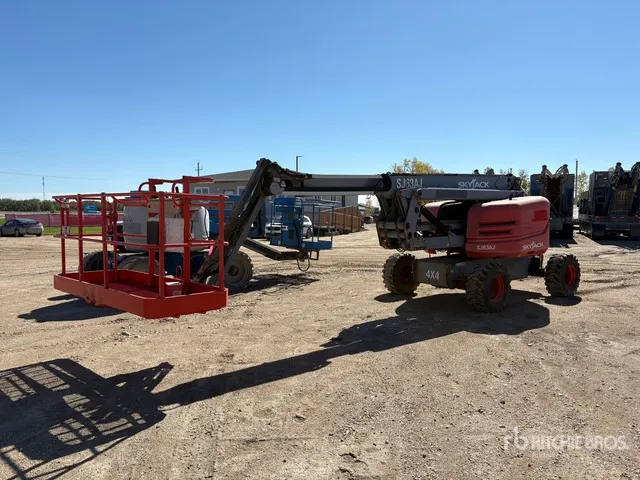 2015 Skyjack SJ63AJ 4WD Diesel Articulating Boom Lift (Inoperable)