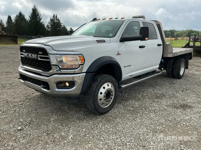 2022 Ram 5500 4x4 Flatbed Truck