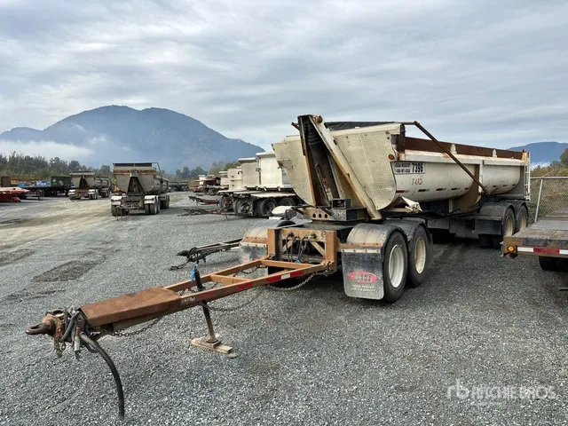 2003 Midland 24 ft 3 in Quad/A End Dump Trailer