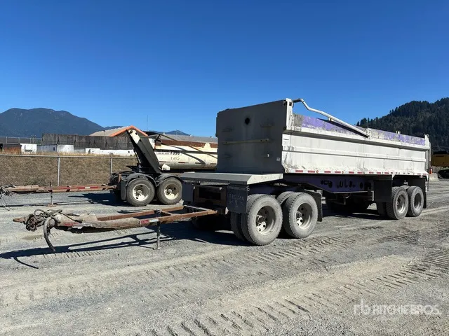 2007 Trojan 26 ft Quad/A Turntable End Dump Trailer