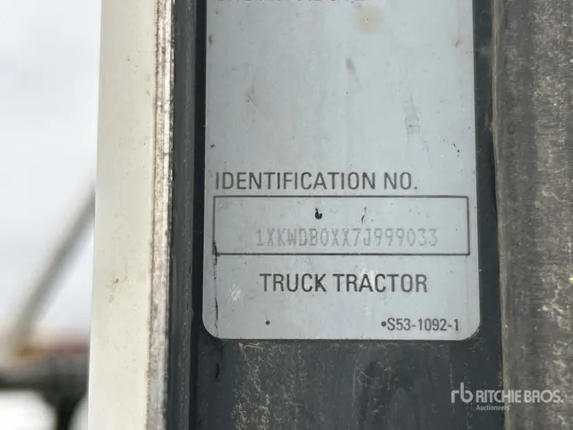2007 Kenworth W900 T/A Sleeper Truck Tractor