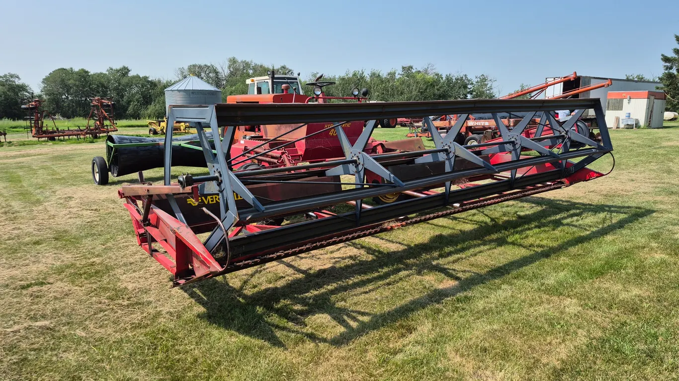 VERSATILE 400 SWATHER