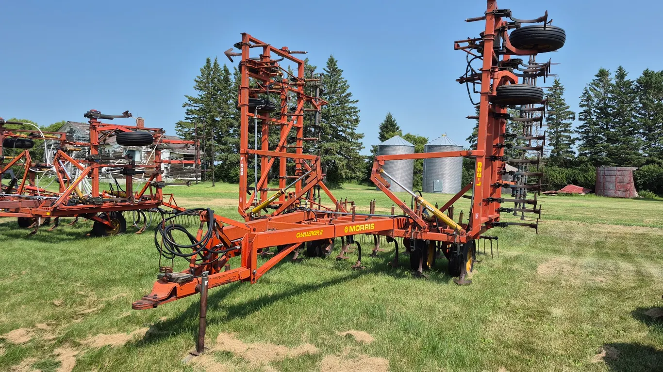 MORRIS CHALLENGER L-233 FIELD CULTIVATOR