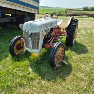 FORD 8N 2WD TRACTOR