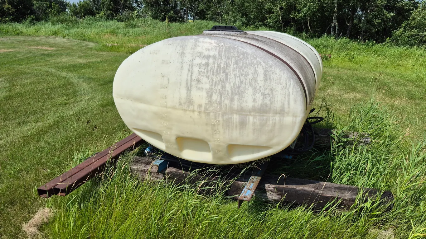 500 GALLON SPRAYER TANK