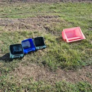 PLASTIC FEEDERS
