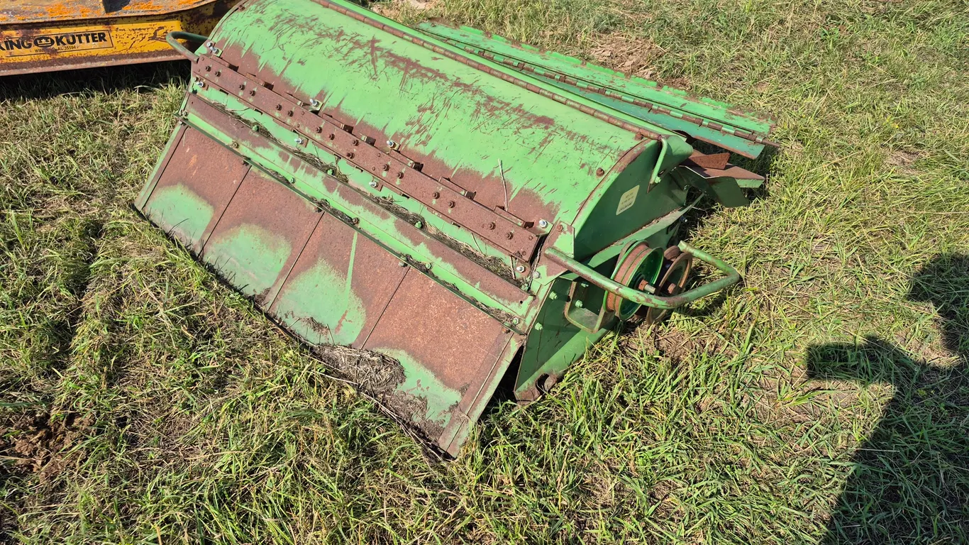 JOHN DEERE 105 STRAW CHOPPER