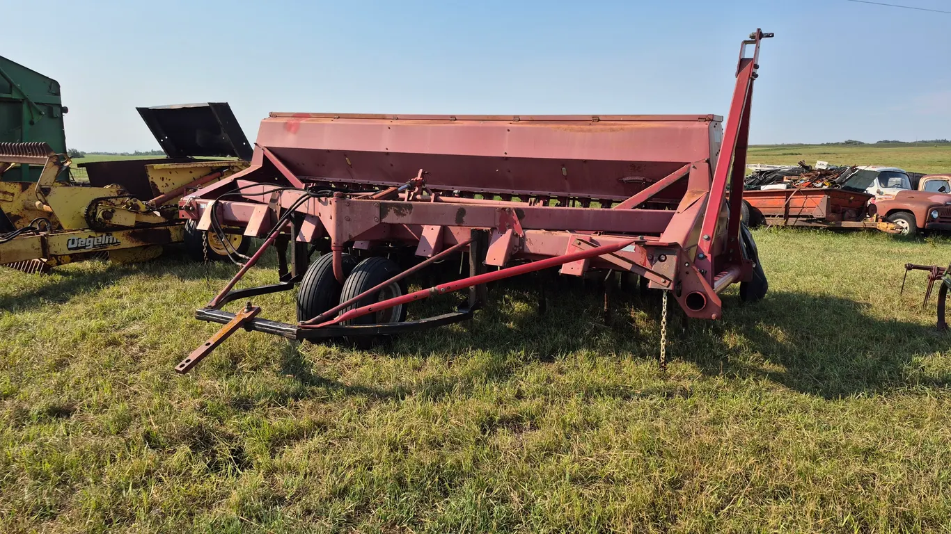 7200 IHC HOE DRILL