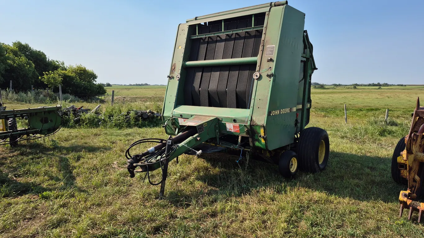 JOHN DEERE 535 ROUND BALER
