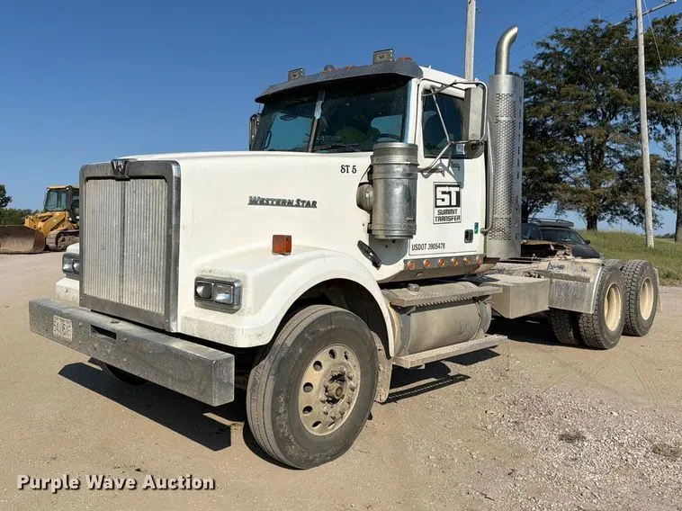 2019 Western Star 4900 semi truck