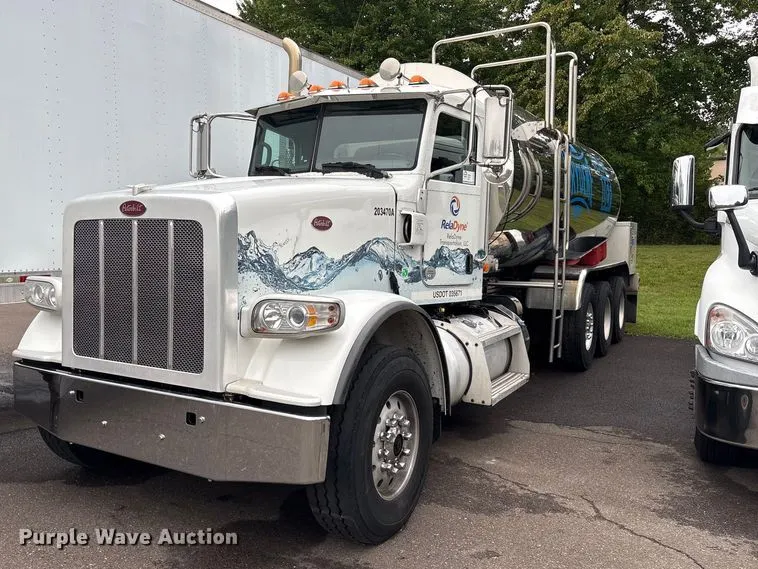 2020 Peterbilt 367 tank truck