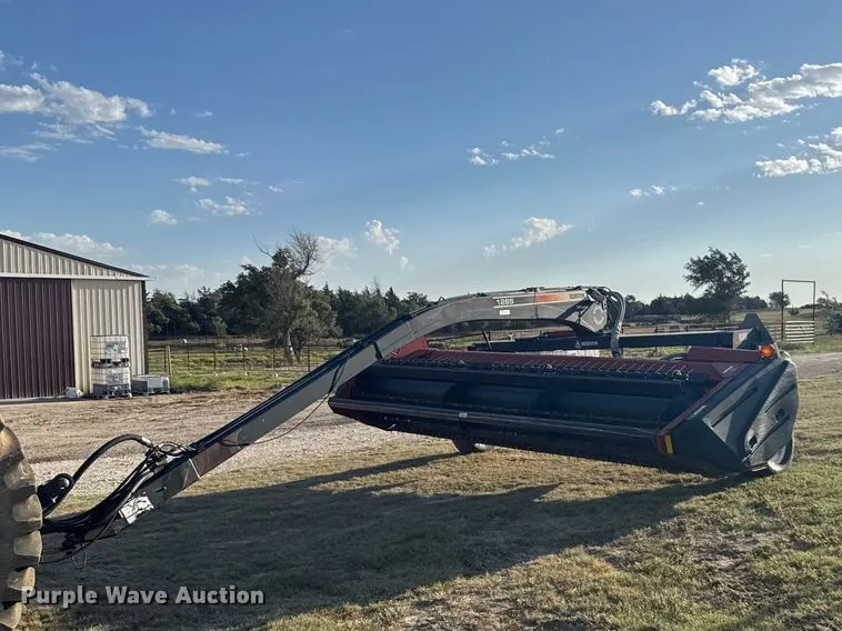 Hesston 1265 Hydro Swing swather / windrower