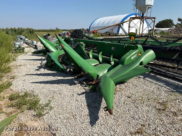 2012 John Deere 608C corn head