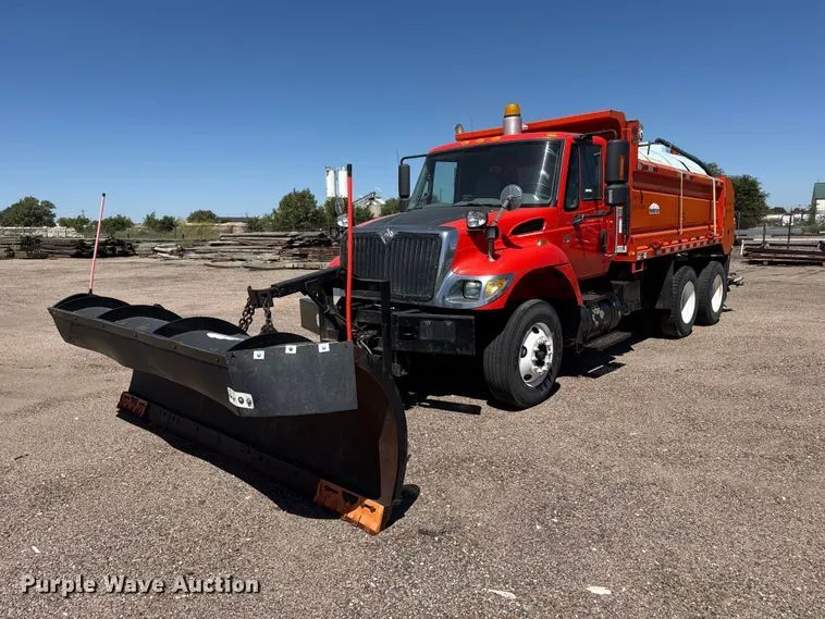 2007 International 7400 dump truck