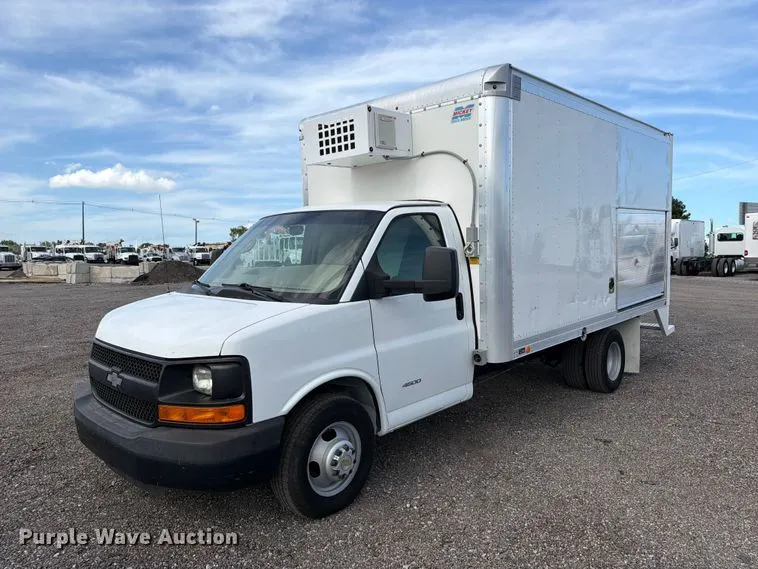 2015 Chevrolet Express 4500 refrigerated delivery truck