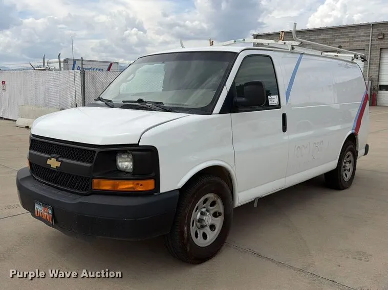 2014 Chevrolet Express 1500 van