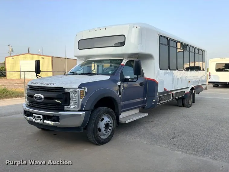 2020 Eldorado Ford F550 Super Duty shuttle bus