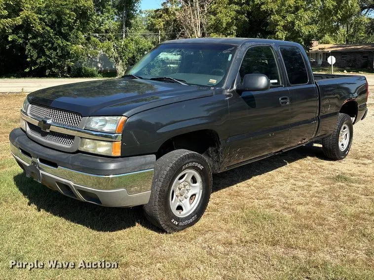 2003 Chevrolet Silverado 1500 Ext. Cab pickup truck