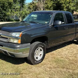 2003 Chevrolet Silverado 1500 Ext. Cab pickup truck
