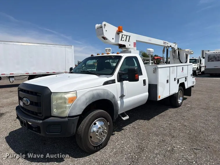 2011 Ford F450 Super Duty bucket truck