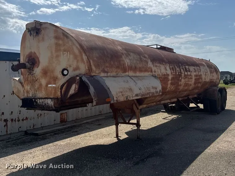 1958 Moser tank trailer