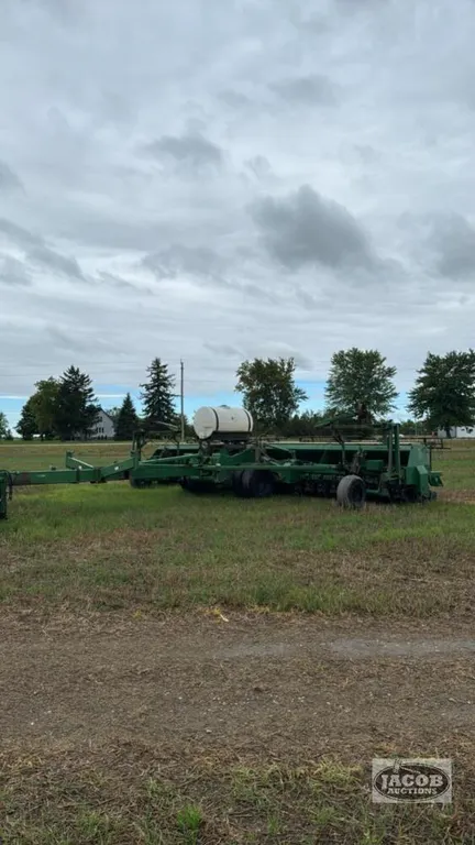GREAT PLAINS SOLID STAND 30 SEED DRILL