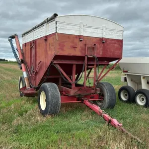 500 BUSHEL TWO COMPARTMENT GRAVITY WAGON
