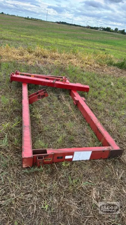 WHITE 4 ROW PLANTER FRAME