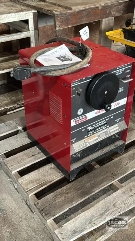 LINCOLN IDEALARC 250 ELECTRIC WELDER