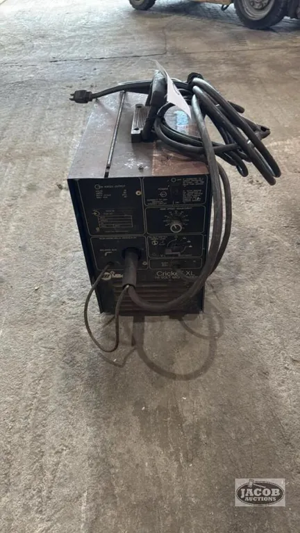 MILLER CRICKET XL 115V WIRE WELDER