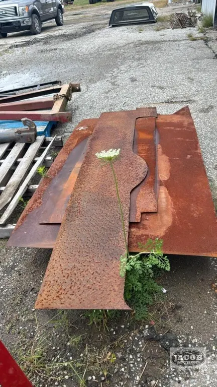 SKID LOT OF LIGHT STEEL SHEETING