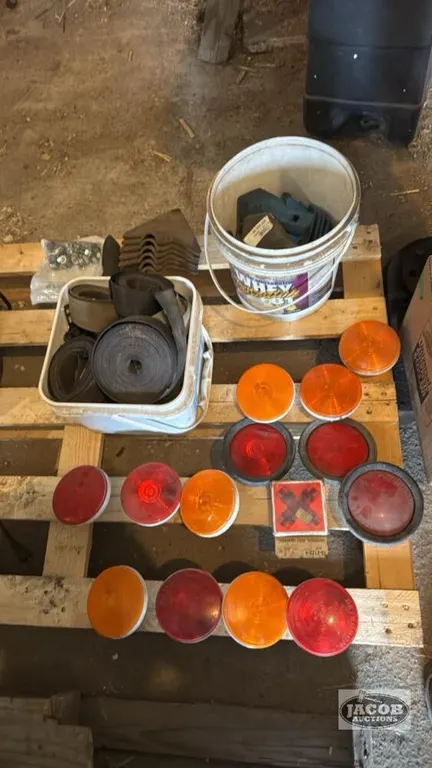 LOT OF LIGHTS, HARDWARE, ETC