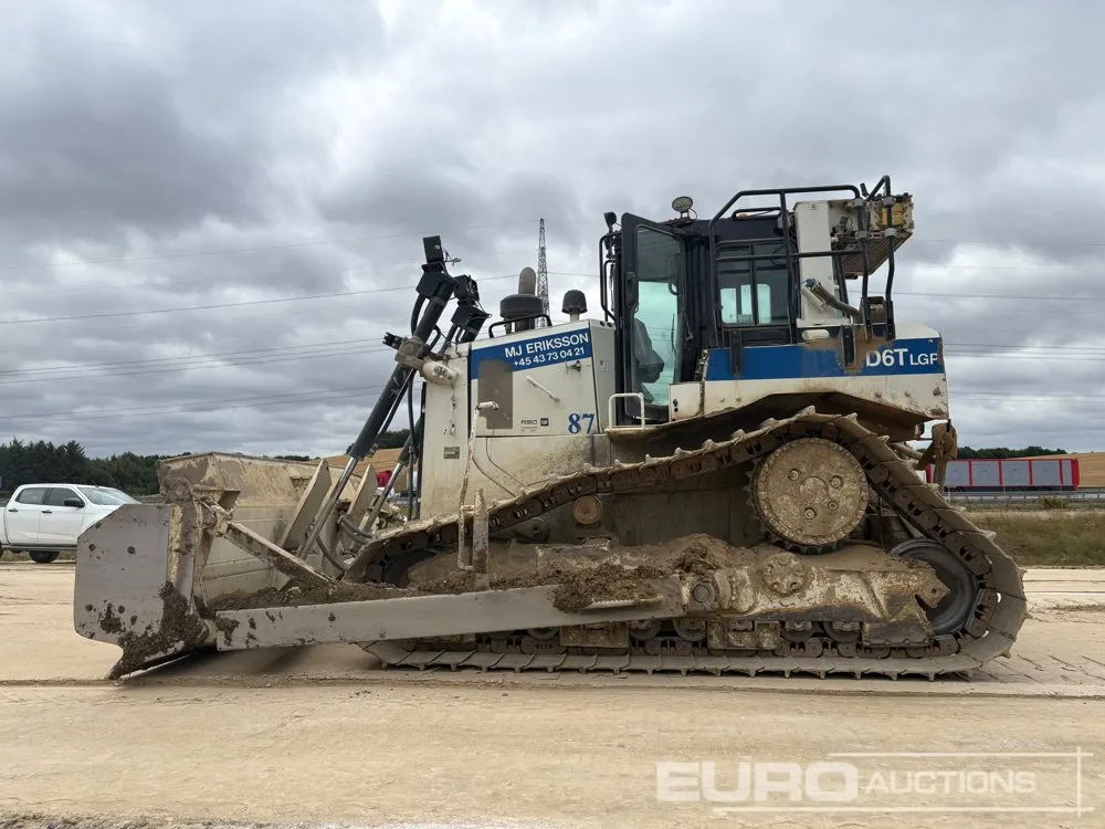 2017 CAT D6T
