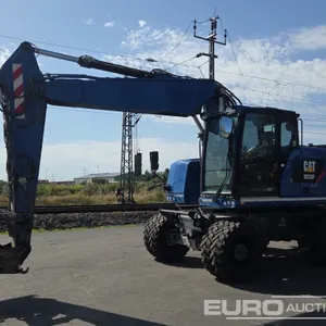 2019 CAT M320F 