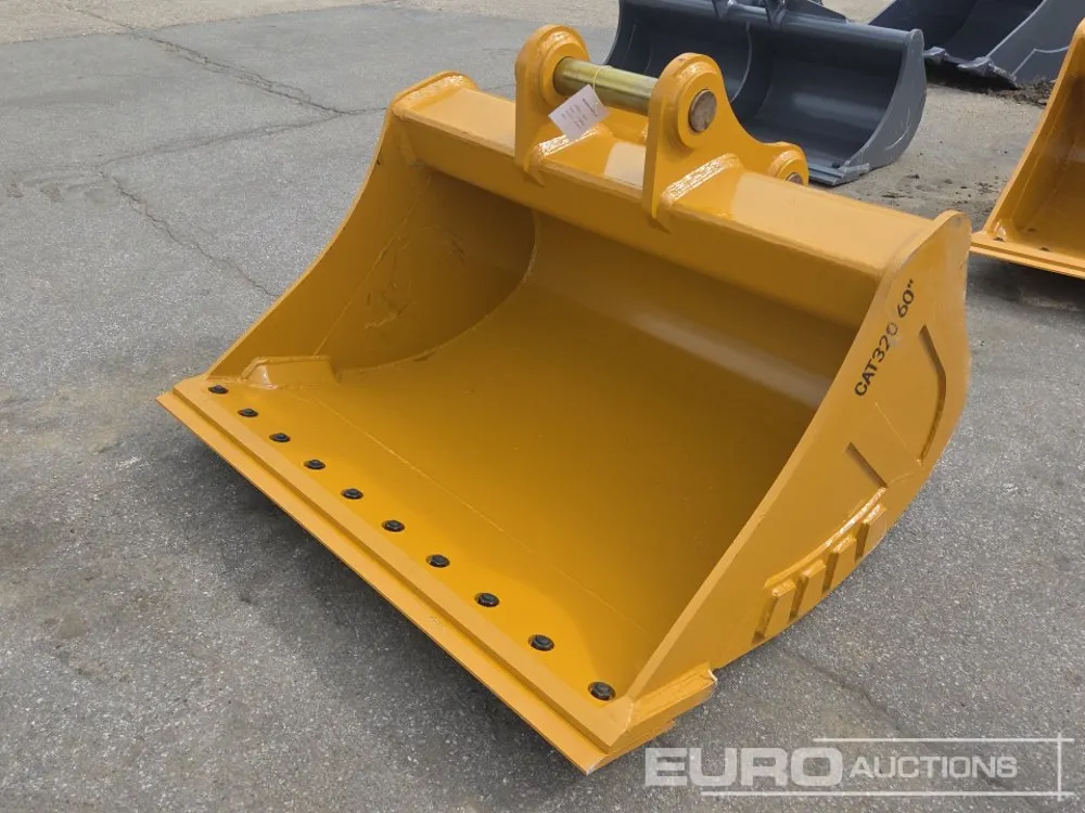 Unused 2026 Cavalry 61" Cleanup Bucket, 80mm Pin to suit 20-25 Ton Excavator (CAT 320/PC200/ZX200/SK210/DH210/RX210)