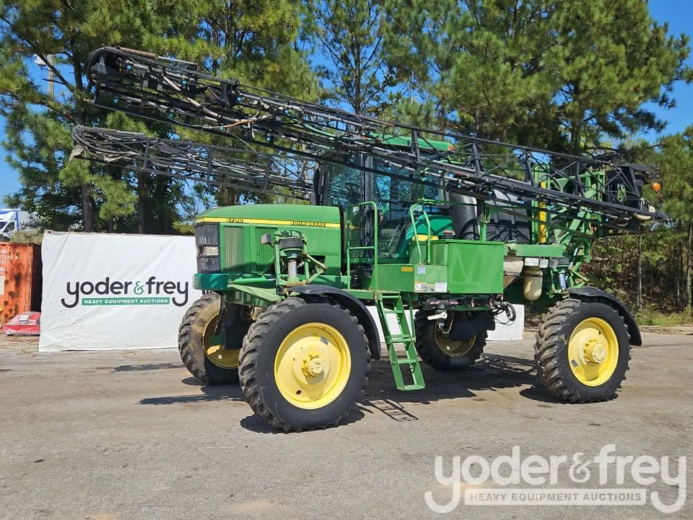 2000 John Deere 4700